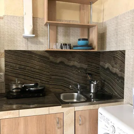 Modern Near Metro Pecherska كييف