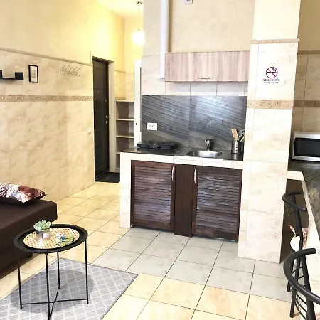 Modern Near Metro Pecherska كييف