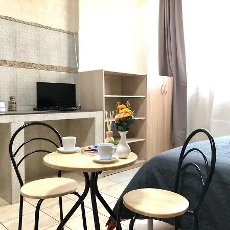Modern Near Metro Pecherska كييف
