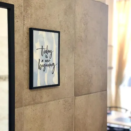 Modern Near Metro Pecherska شقة فندقية 5*